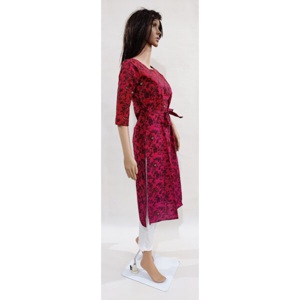 Women Kurta Gold Foil Inbuilt Fabric Belt Design 40