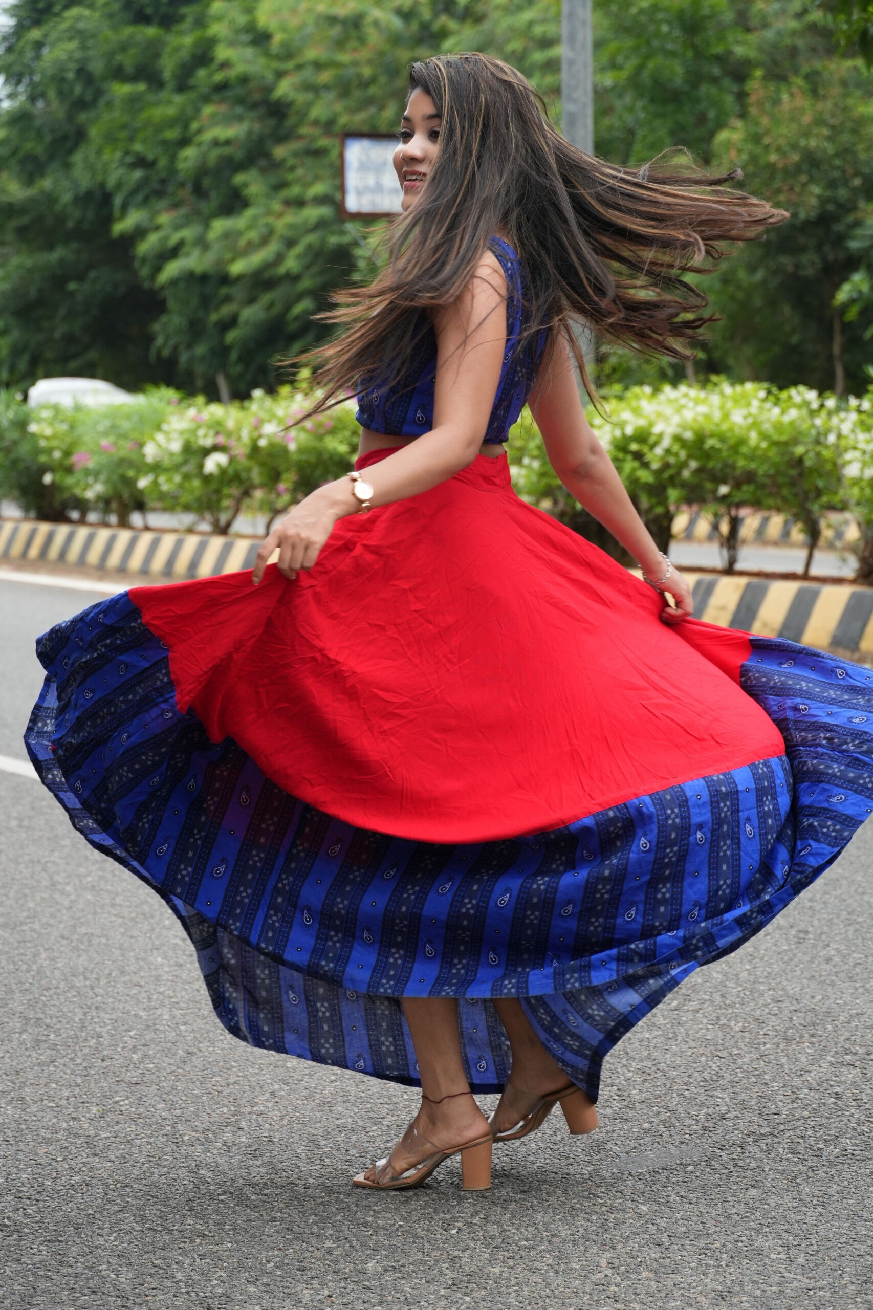 Women's Sambalpuri Design Red and Blue Sleeveless Lehenga Choli - Image 5